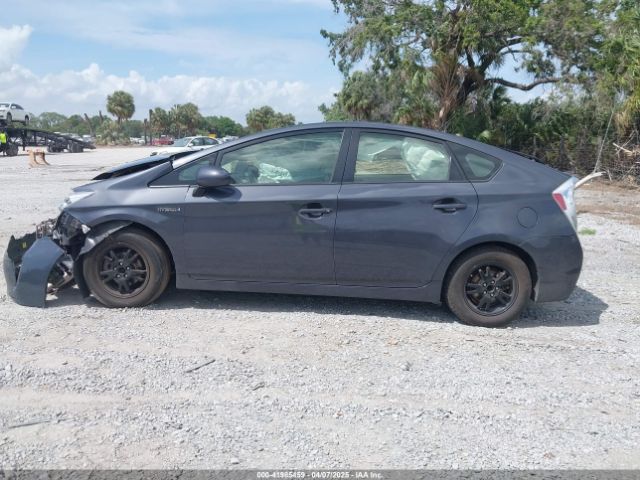 JTDKN3DU0F1975190 Toyota Prius Two