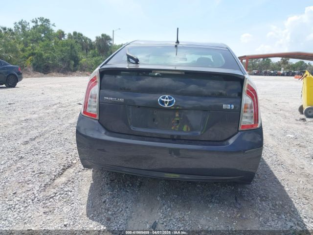 JTDKN3DU0F1975190 Toyota Prius Two