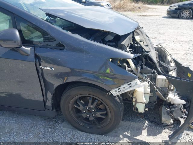 JTDKN3DU0F1975190 Toyota Prius Two