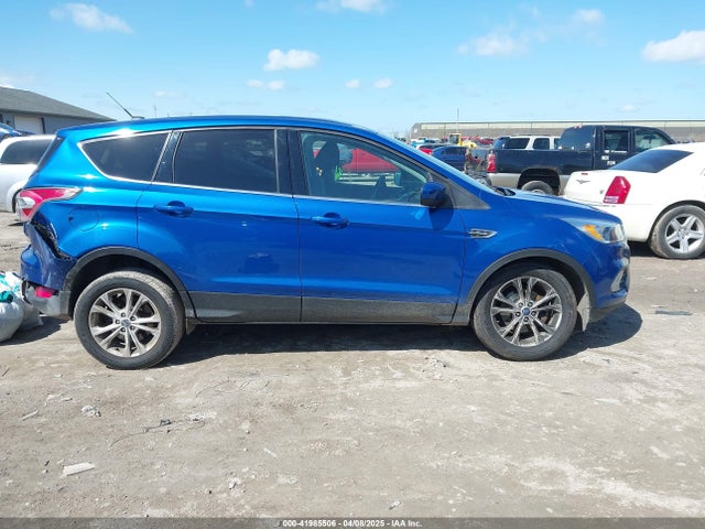 1FMCU0GD9HUB39750 Ford ESCAPE SE