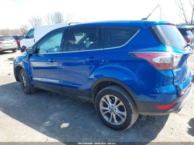 1FMCU0GD9HUB39750 Ford ESCAPE SE