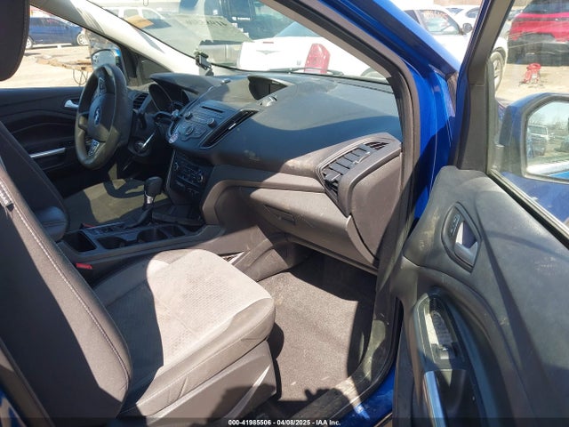 1FMCU0GD9HUB39750 Ford ESCAPE SE