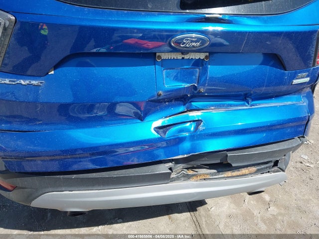 1FMCU0GD9HUB39750 Ford ESCAPE SE