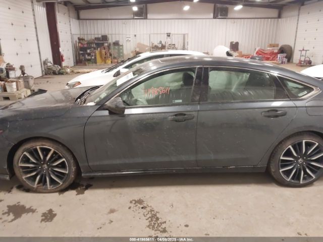1HGCY2F83PA030842 Honda Accord Hybrid Touring