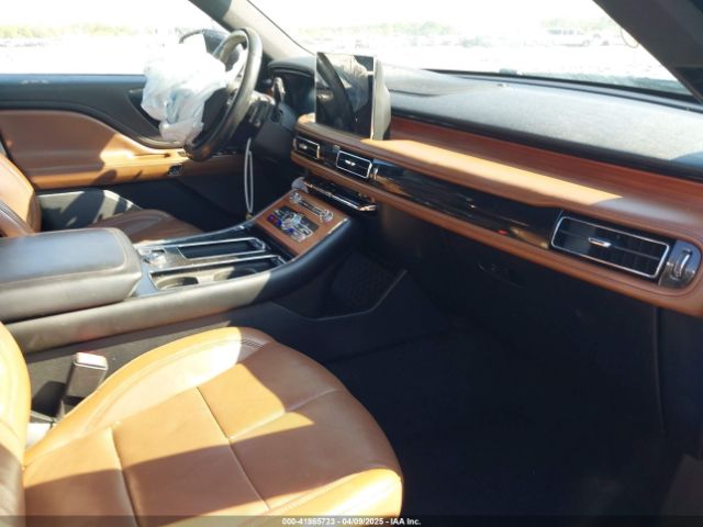 5LM5J7XC4LGL15397 Lincoln Aviator Reserve