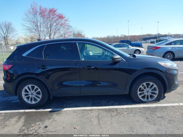 1FMCU9G64NUB16684 Ford ESCAPE SE