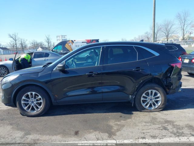 1FMCU9G64NUB16684 Ford ESCAPE SE