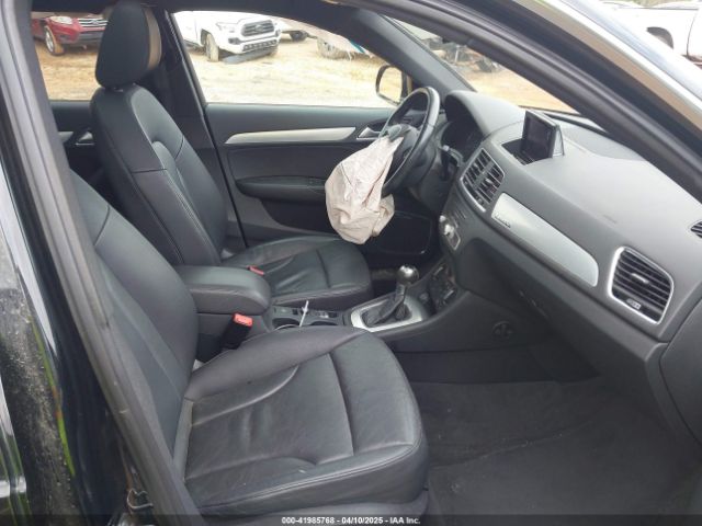 WA1GCCFS5HR015837 Audi Q3 2.0t Premium