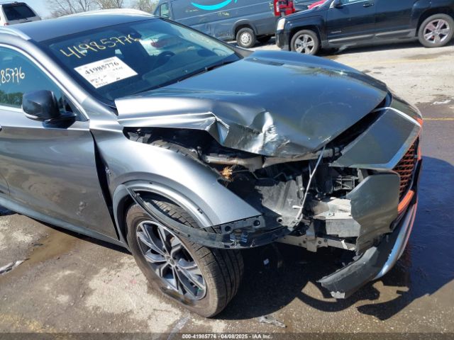 SJKCH5CR9HA034311 Infiniti Qx30 Luxury