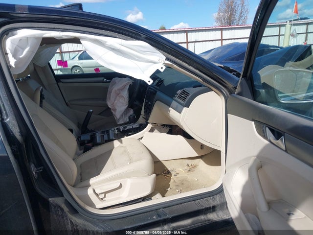 1VWBT7A30EC047968 Volkswagen Passat 1.8t Se