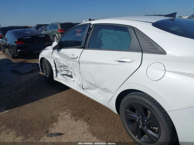 5NPLS4AG5NH060635 Hyundai ELANTRA SEL