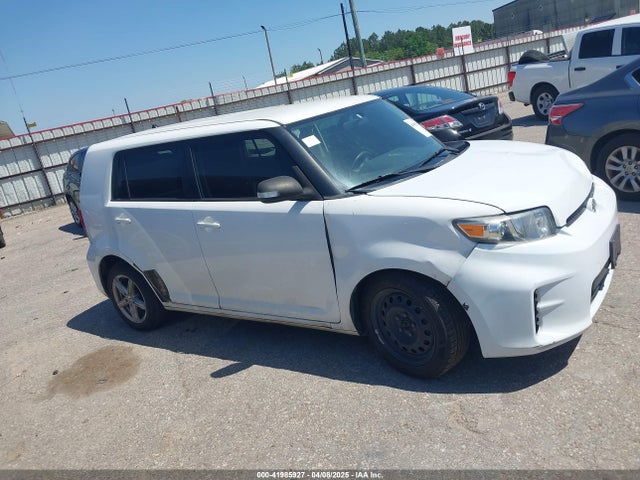 Scion XB 2014 JTLZE4FE9EJ056124 Image 13