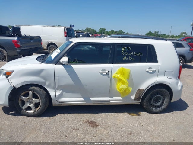 Scion XB 2014 JTLZE4FE9EJ056124 Image 14