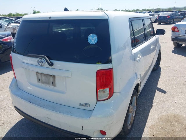 Scion XB 2014 JTLZE4FE9EJ056124 Image 4