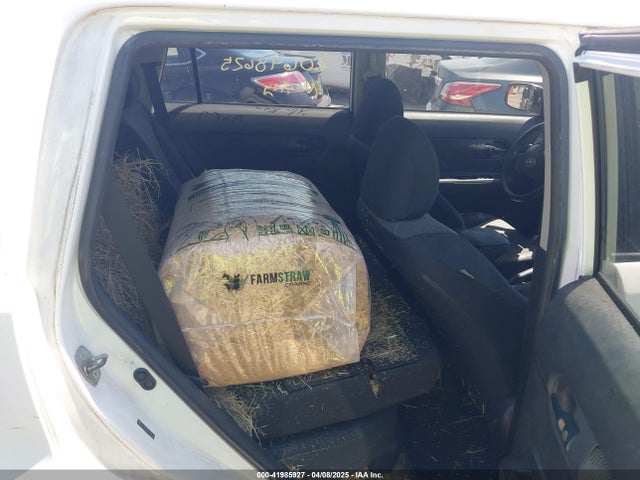 Scion XB 2014 JTLZE4FE9EJ056124 Image 8