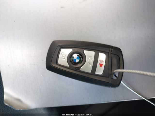 WBA8A9C5XGK619146 BMW 320i