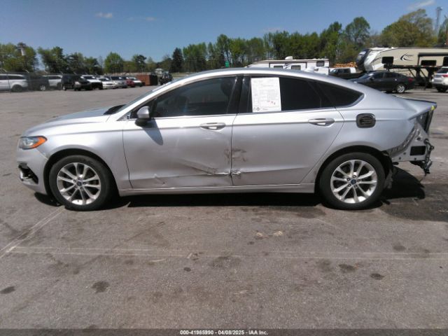 3FA6P0HD2KR186307 Ford FUSION SE