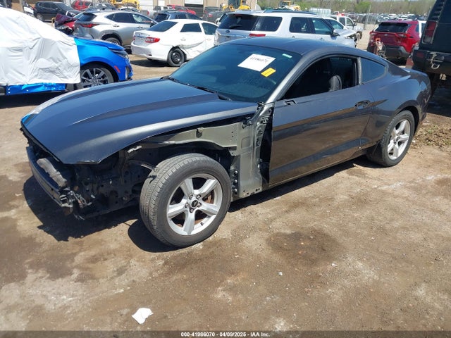 Ford Mustang V6 2015 1FA6P8AM8F5394659 Image 2