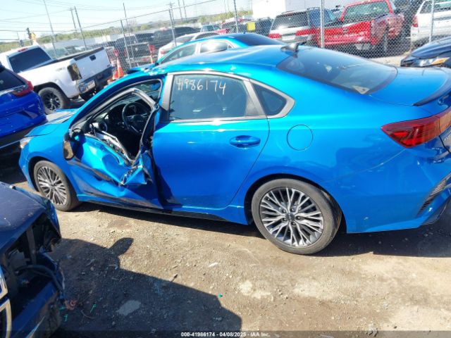 3KPF54AD4NE504277 KIA Forte Gt-line