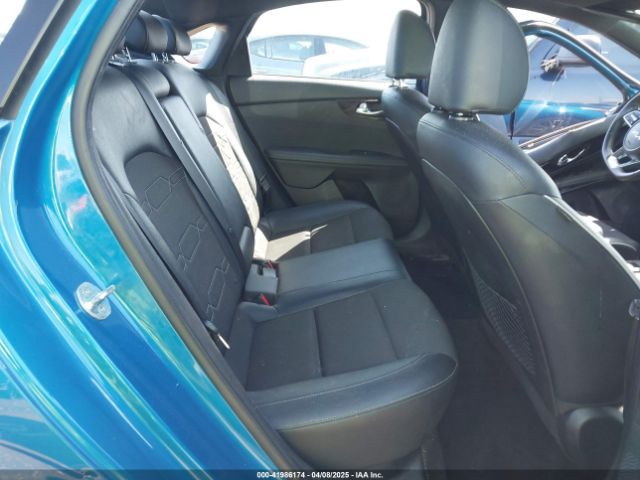 3KPF54AD4NE504277 KIA Forte Gt-line