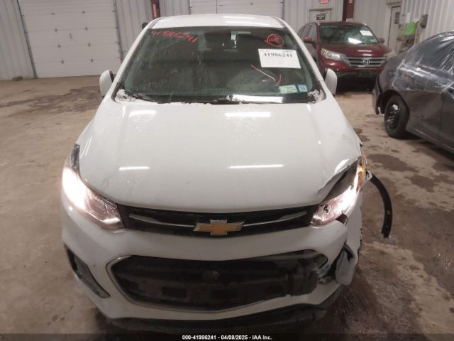 KL7CJNSB2JB694599 Chevrolet TRAX LS