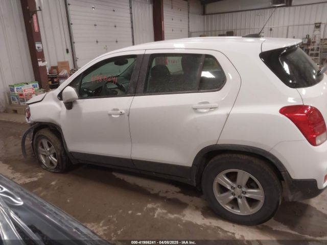 KL7CJNSB2JB694599 Chevrolet TRAX LS