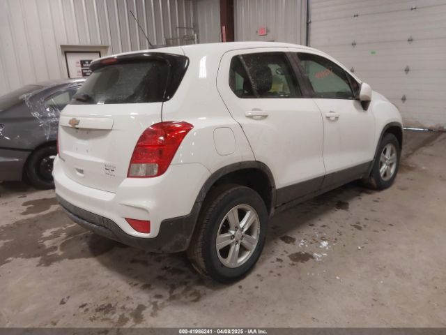 KL7CJNSB2JB694599 Chevrolet TRAX LS