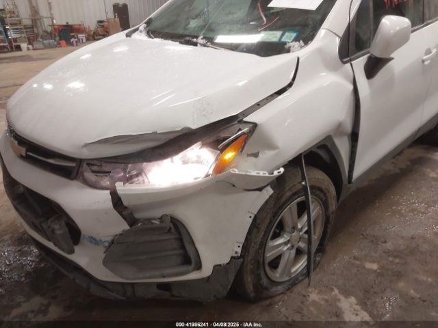KL7CJNSB2JB694599 Chevrolet TRAX LS