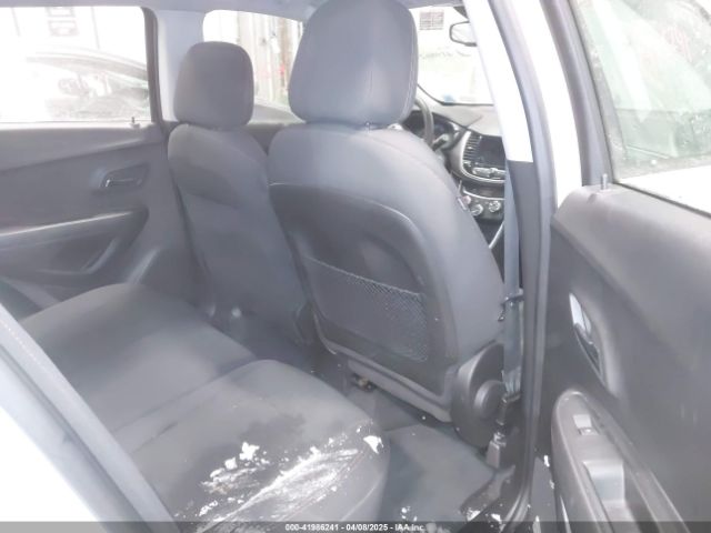 KL7CJNSB2JB694599 Chevrolet TRAX LS