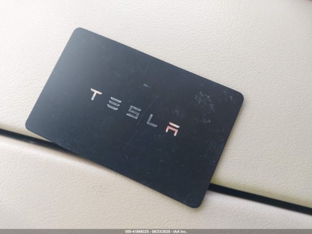 5YJ3E1EA8RF848616 Tesla 2024