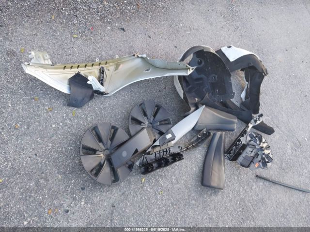 5YJ3E1EA8RF848616 Tesla 2024