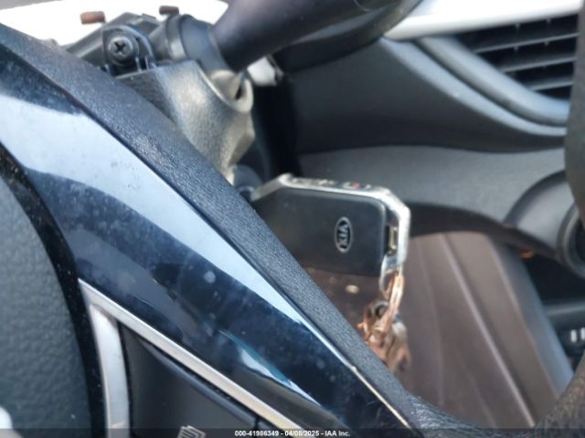 3KPF24AD7ME266867 KIA Forte Lxs