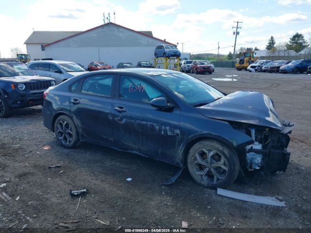 3KPF24AD7ME266867 KIA Forte Lxs