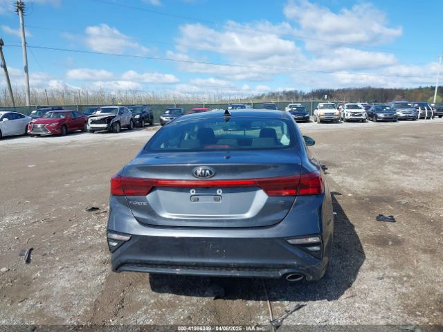 3KPF24AD7ME266867 KIA Forte Lxs