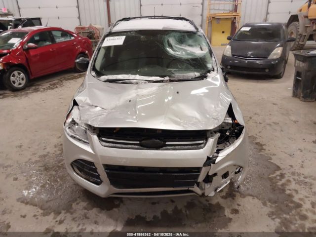 1FMCU9GX1EUD67624 Ford ESCAPE SE