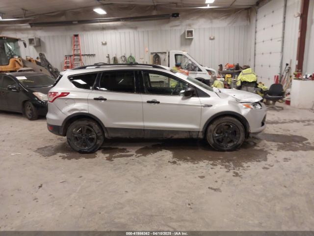 1FMCU9GX1EUD67624 Ford ESCAPE SE