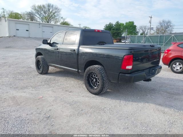 1C6RR7KG8HS732982 RAM 1500 Express  4x4 5'7 Box