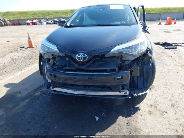 JTNKHMBX9L1063563 Toyota C-HR XLE