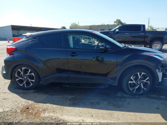 JTNKHMBX9L1063563 Toyota C-HR XLE