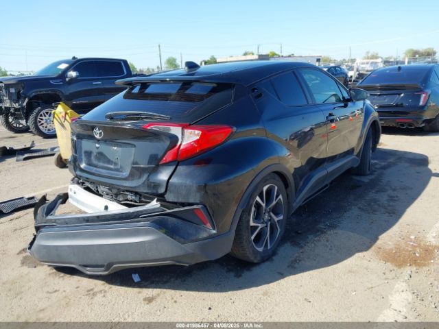 JTNKHMBX9L1063563 Toyota C-HR XLE