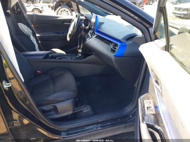 JTNKHMBX9L1063563 Toyota C-HR XLE