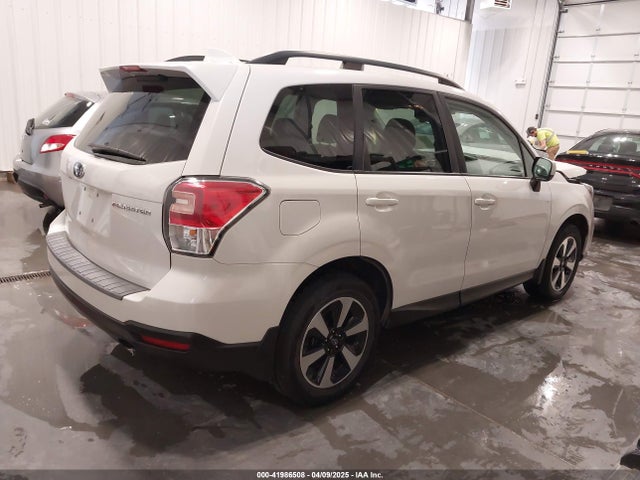 JF2SJAEC3JH545872 Subaru Forester 2.5i Premium