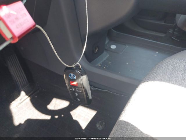 5TDKRKEC0MS028137 Toyota SIENNA LE
