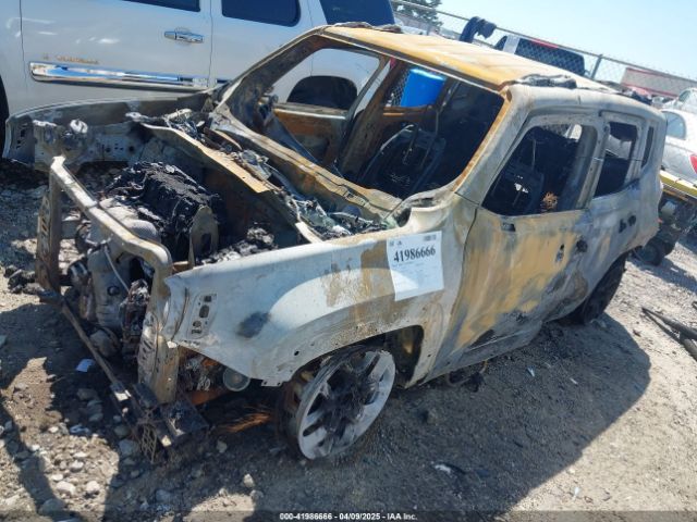 ZACCJABT9GPE14938 Jeep Renegade Latitude