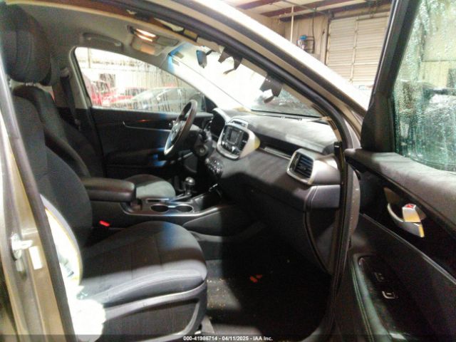 5XYPG4A52HG214862 KIA Sorento 3.3l Lx