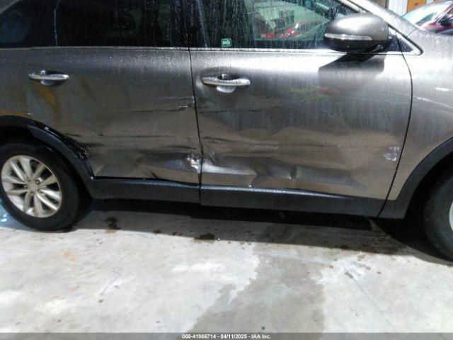 5XYPG4A52HG214862 KIA Sorento 3.3l Lx