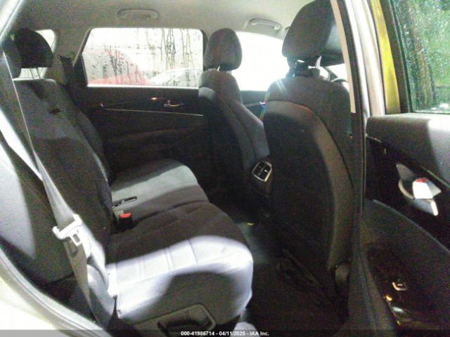5XYPG4A52HG214862 KIA Sorento 3.3l Lx