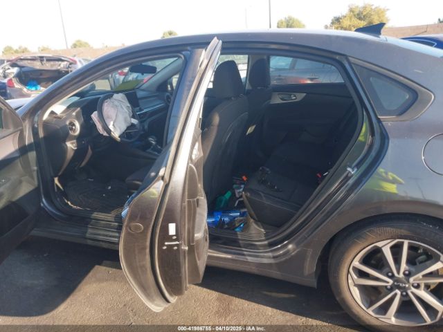 3KPF24AD6PE654306 KIA Forte Lxs