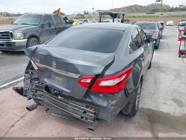 1N4AL3AP3HN318675 Nissan Altima 2.5 S