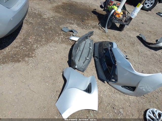5YFBURHE7KP912618 Toyota COROLLA LE